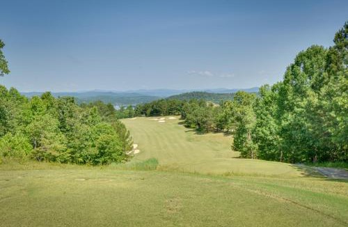 Toccoa Apartment | Community Perks Mountain-View Condo in Toccoa!