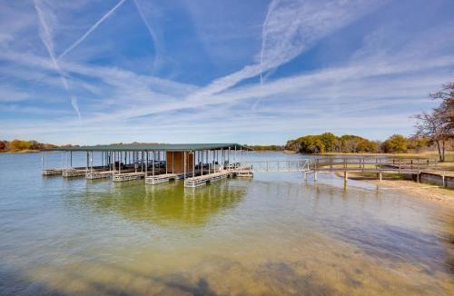 Cayuga Apartment | Community Pier: Cozy Kerens Cabin!