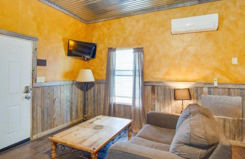 Cayuga Apartment | Community Pier: Cozy Kerens Cabin!