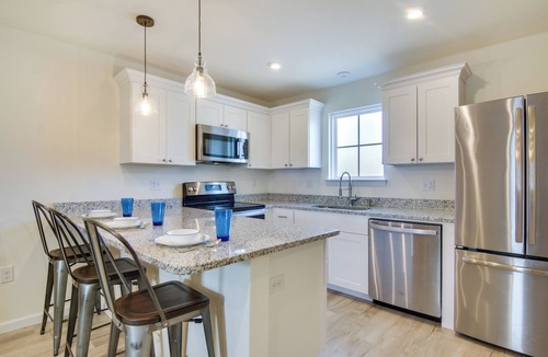 Rehoboth Beach Apartment | Community Pool Access: Rehoboth Beach Unit!