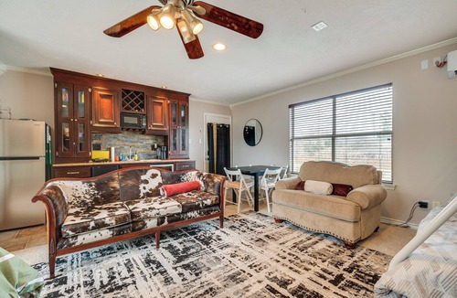 Wimbledon Falls Apartment | Community Pool Access: Studio in Tomball!