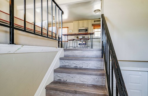 St. Charles Cottage | Commute to Alexandria & DC: Home w/Shared Yard