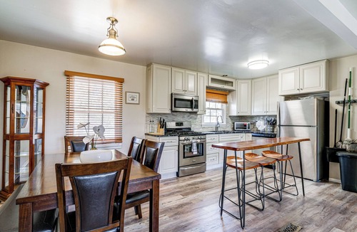 St. Charles Cottage | Commute to Alexandria & DC: Home w/Shared Yard