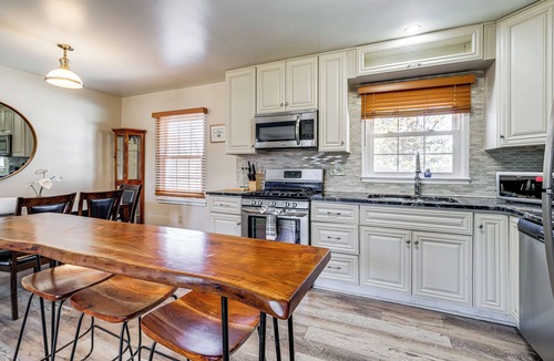 St. Charles Cottage | Commute to Alexandria & DC: Home w/Shared Yard