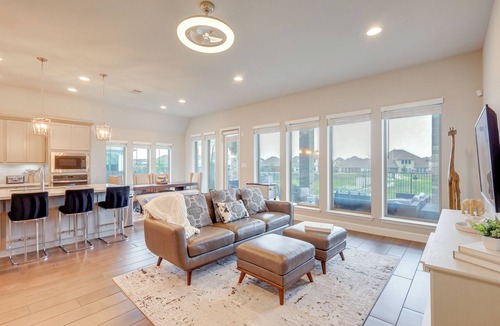 Manor House | Commute to Austin! High-End Suburban Home w/Yard