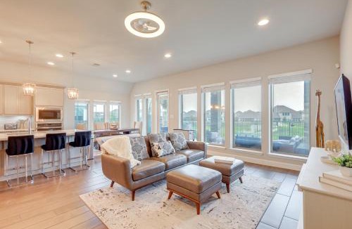 Manor House | Commute to Austin! High-End Suburban Home w/Yard