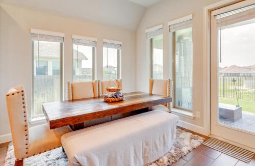 Manor House | Commute to Austin! High-End Suburban Home w/Yard