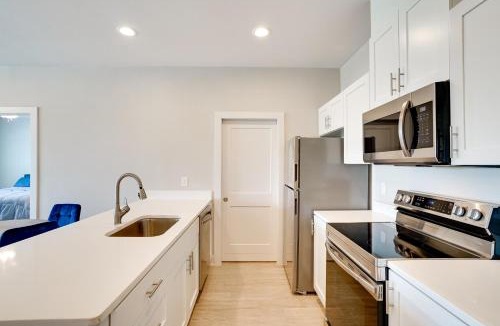 Crowley Apartment | Commute to Fort Worth: Newly Built Apt w/Pool