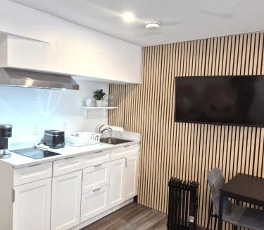 Guelph Apartment | Compact,1BR Guesthouse Studio