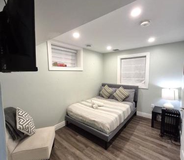 Guelph Apartment | Compact,1BR Guesthouse Studio