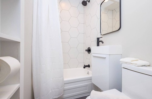 Prudential - St. Botolph Apartment | Compact Back Bay Studio