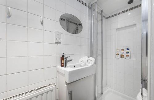 Churchill Apartment | Compact & Bijou Chelsea Studio