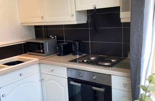 Coventry Apartment | Compact contemporary modern studio