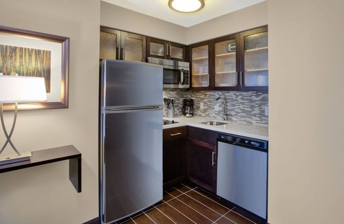 Benton Harbor Apartment | Compact Studio w/Full Kitchen & Free Breakfast