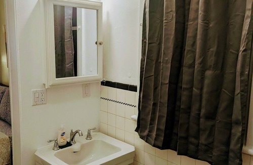 Harrisburg House | Compact Unit with private bath