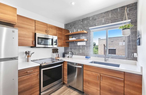Roosevelt Condo | Compact Urban Living in DTPH – Pool