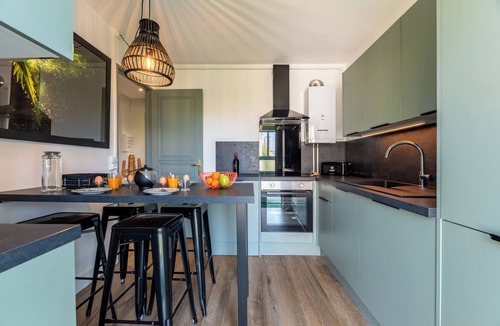 Quartier Pasteur Apartment | Companies, large families, free parking
