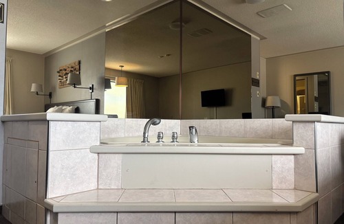 Hearst Hotel | Companion Hotel Motel