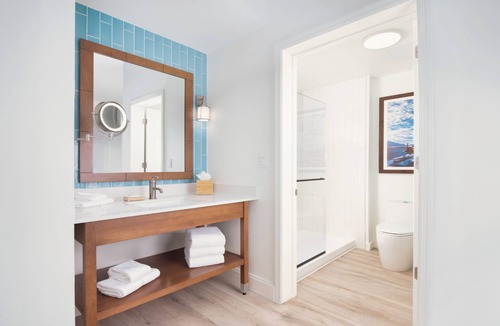 Park Shore Hotel | Compass by Margaritaville Hotel Naples