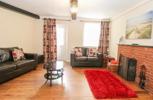 Bodham House | Compass Cottage