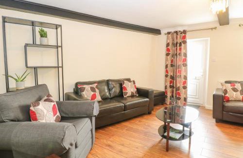 Bodham House | Compass Cottage