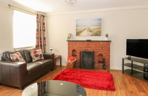 Bodham House | Compass Cottage