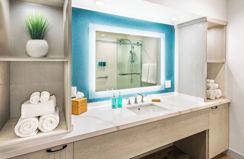 Pigeon Forge Hotel | Compass Hotel by Margaritaville