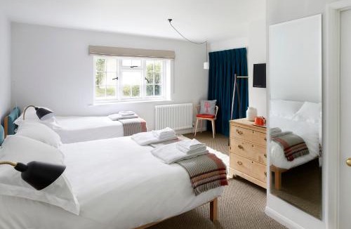 Ebbesborne Wake Hotel | Compasses Inn