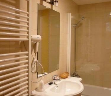 Chisagues Hotel | Complejo Turístico Bielsa Hotel y camping
