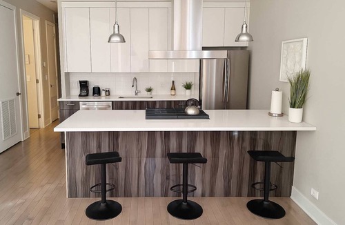 River North Apartment | Complete 1BR Home Sum