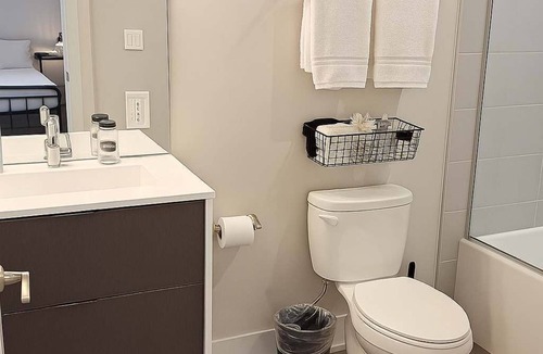 River North Apartment | Complete 1BR Home Sum