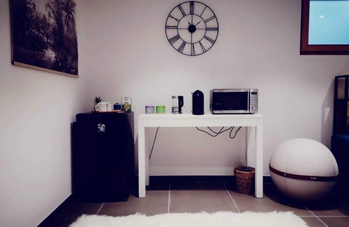 Neuvecelle Apartment | Complete accommodation with home cinema, pool table and private terrace.