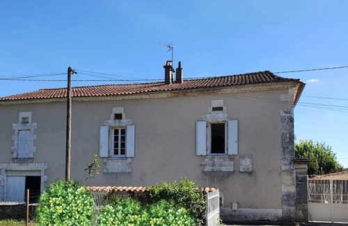 Riberac House | COMPLETE AUTHENTIC QUIET & HEALTHY HOUSE WITH PICINE 10x4m = 100% YOURS