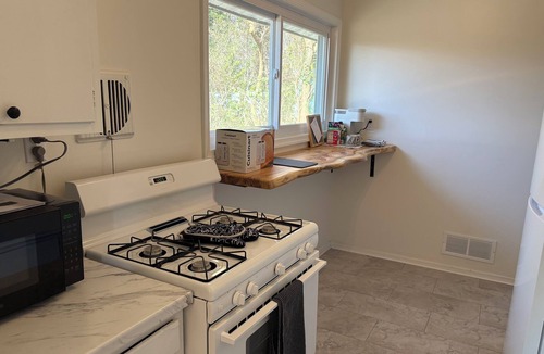 Lutherville Timonium House | Complete home in Timonium with fenced yard