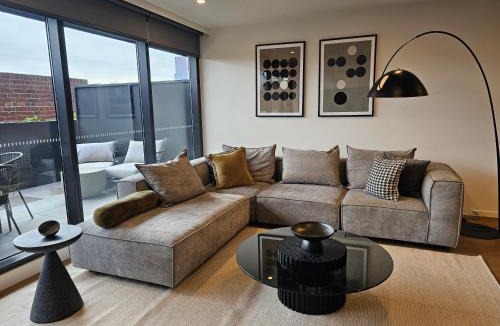 West Melbourne Apartment | Complete Host Ireland St Apartments