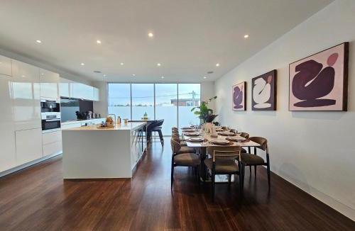 Middle Park House | Complete Host Middle Park House