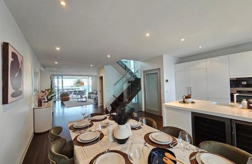 Middle Park House | Complete Host Middle Park House