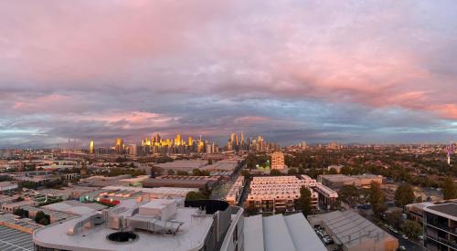 Port Melbourne Apartment | Complete Host Nine Elm Apartments