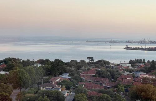 Port Melbourne Apartment | Complete Host Nine Elm Apartments