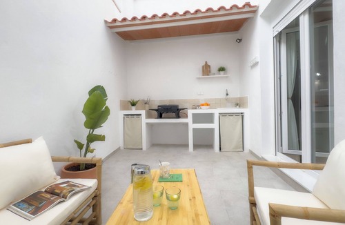 Pedralba House | Complete house for 6 people - Patio with barbecue - Pedralba