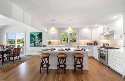 North Eastham House | Complete Reno, Private Beach, Panoramic Water View!