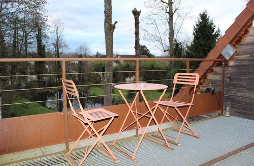 Lindry Apartment | Completely quiet apartment with pool and jacuzzi