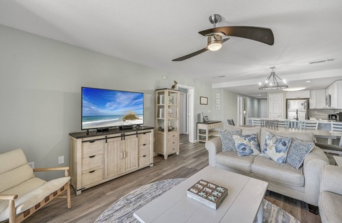 Scenic Gulf Drive Condo | Completely Remodeled, 2 Kings, Bunkroom, Beach Service