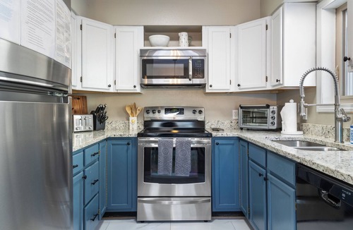 Ouray House | Completely Remodeled Townhome | On Uncompahgre River! | Walk to Town