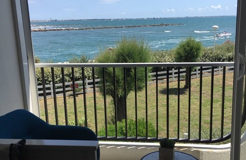 La Grande-Motte Apartment | Completely renovated apartment. Front row sea view