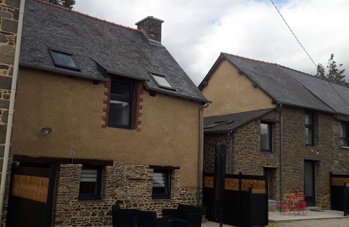 Pleugueneuc House | Completely renovated earthen T3