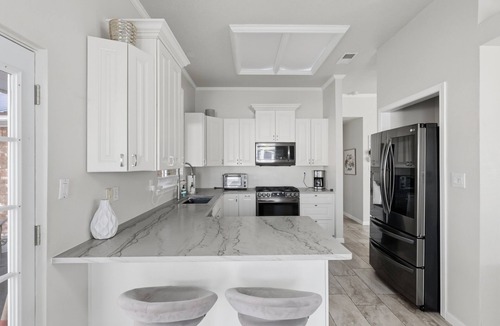 Westgate Heights House | Completely Renovated 3BR Brick Home Quiet Cul-de-Sac