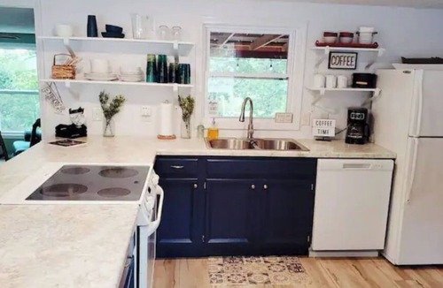 Warsaw Cottage | Completely renovated lakehouse with all the extras