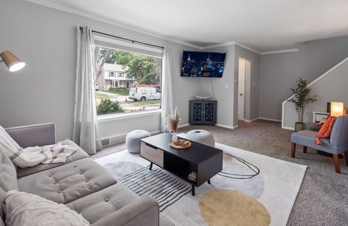 Grosse Pointe House | Completely Renovated GP Oasis