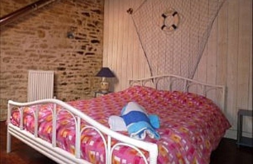 Saint-Juire-Champgillon House | Complex Of 3 Gites With Shared Swimming Pool And Large Gardens